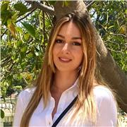 Professionalità e competenza della materia, amo insegnare e far comprendere le competenze che ho acquisito durante i miei studi in modo semplice ed efficace.